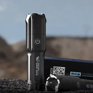 LaserMax Flash – Lanterna táctica recarregável de 10 000 lúmenes