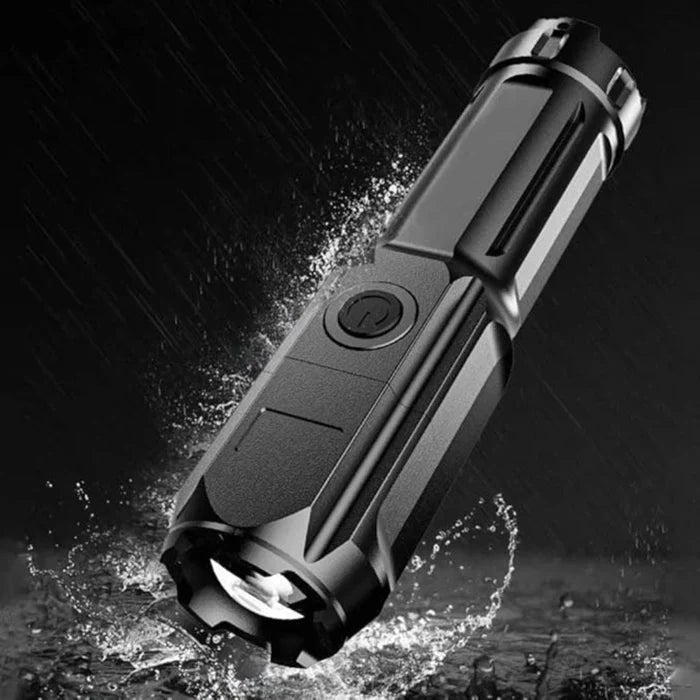 LaserMax Flash – Lanterna táctica recarregável de 10 000 lúmenes