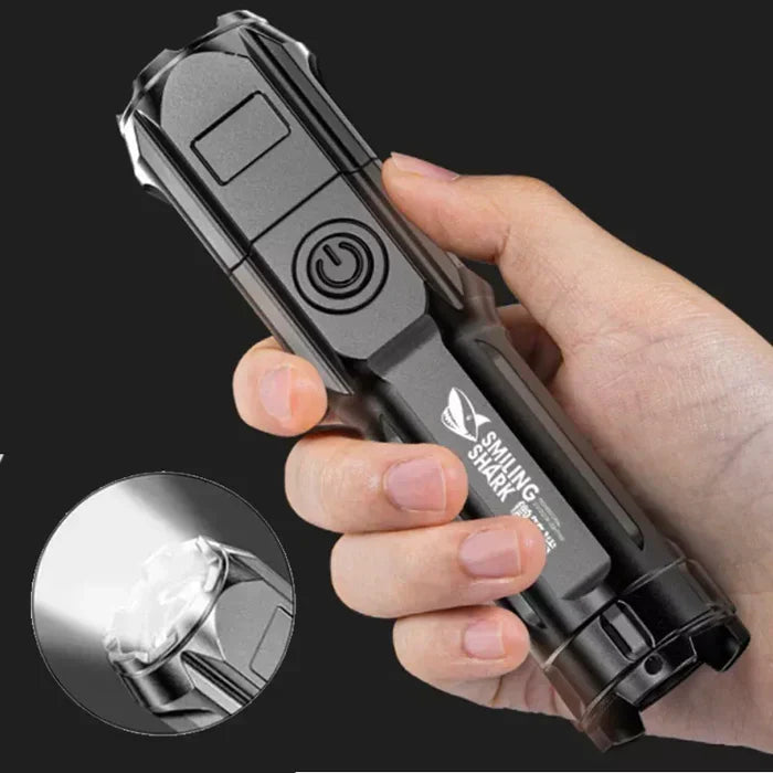 LaserMax Flash – Lanterna táctica recarregável de 10 000 lúmenes