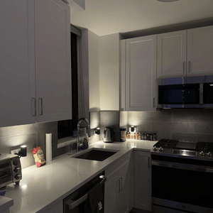 LumiSense - Lâmpada LED Inteligente com Sensor Automático