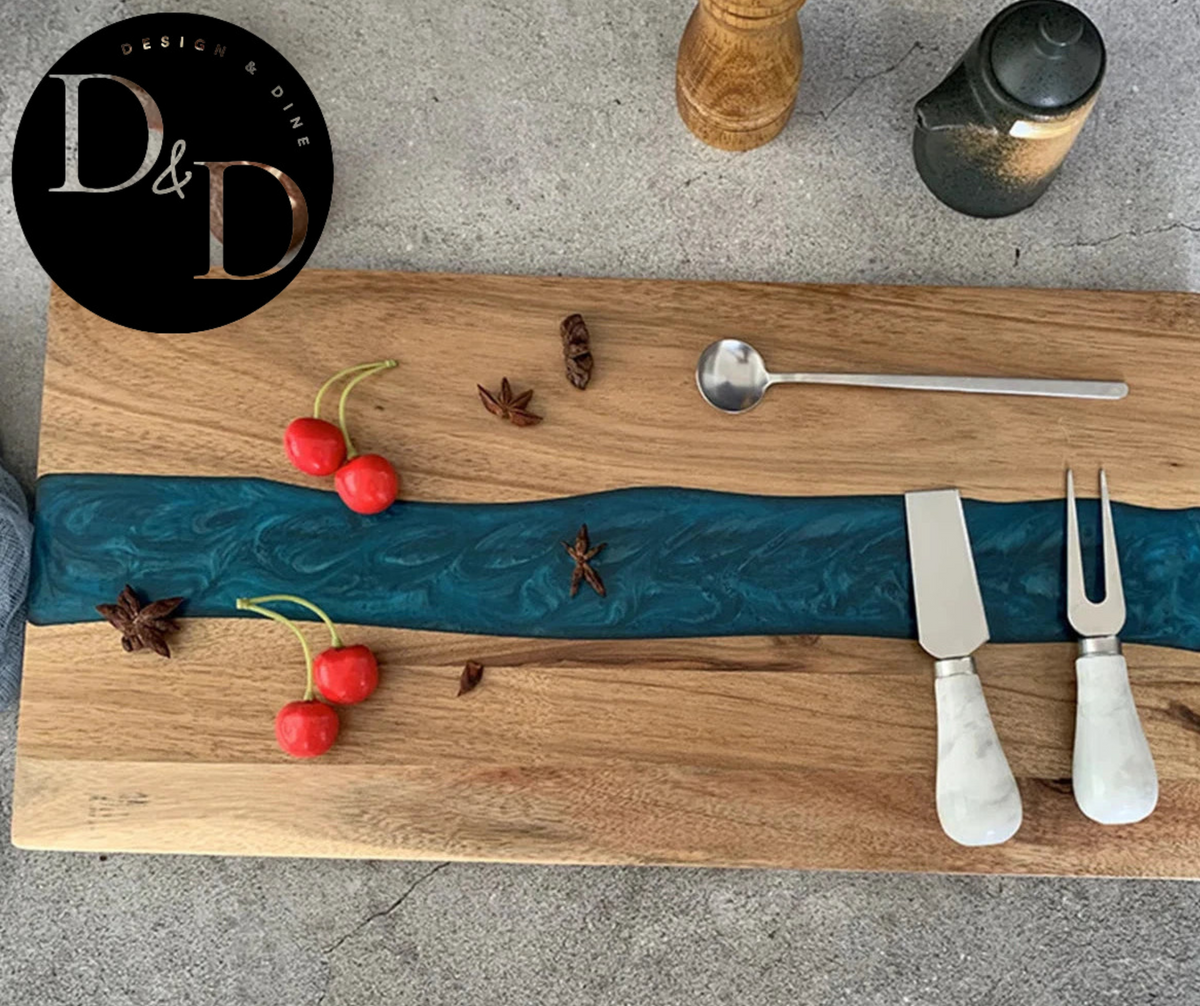 Tabela de madeira e resina artesanal